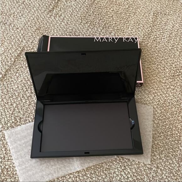 Mary Kay Other - Mary Kay - Pro Palette - Make up unfilled customizable magnetic cosmetics case